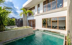 Octo 1 - Private Villas, Modern Style, Near Beach Canggu